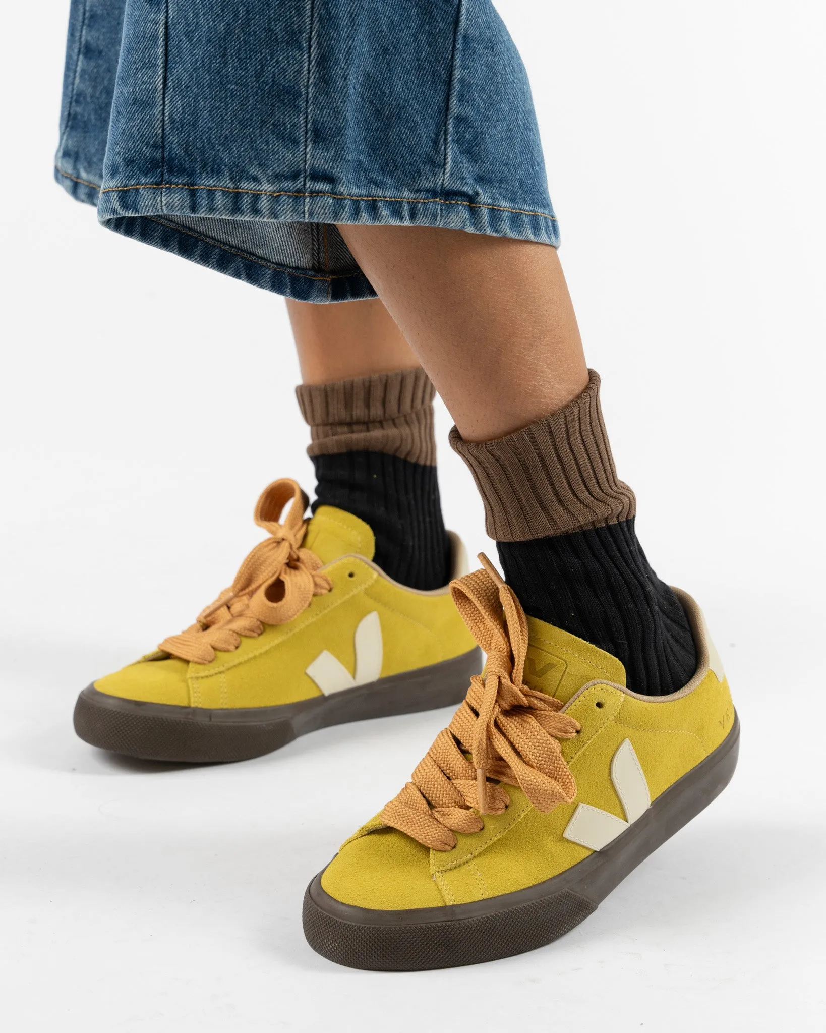 Veja Campo Bold Suede Liquor Pierre