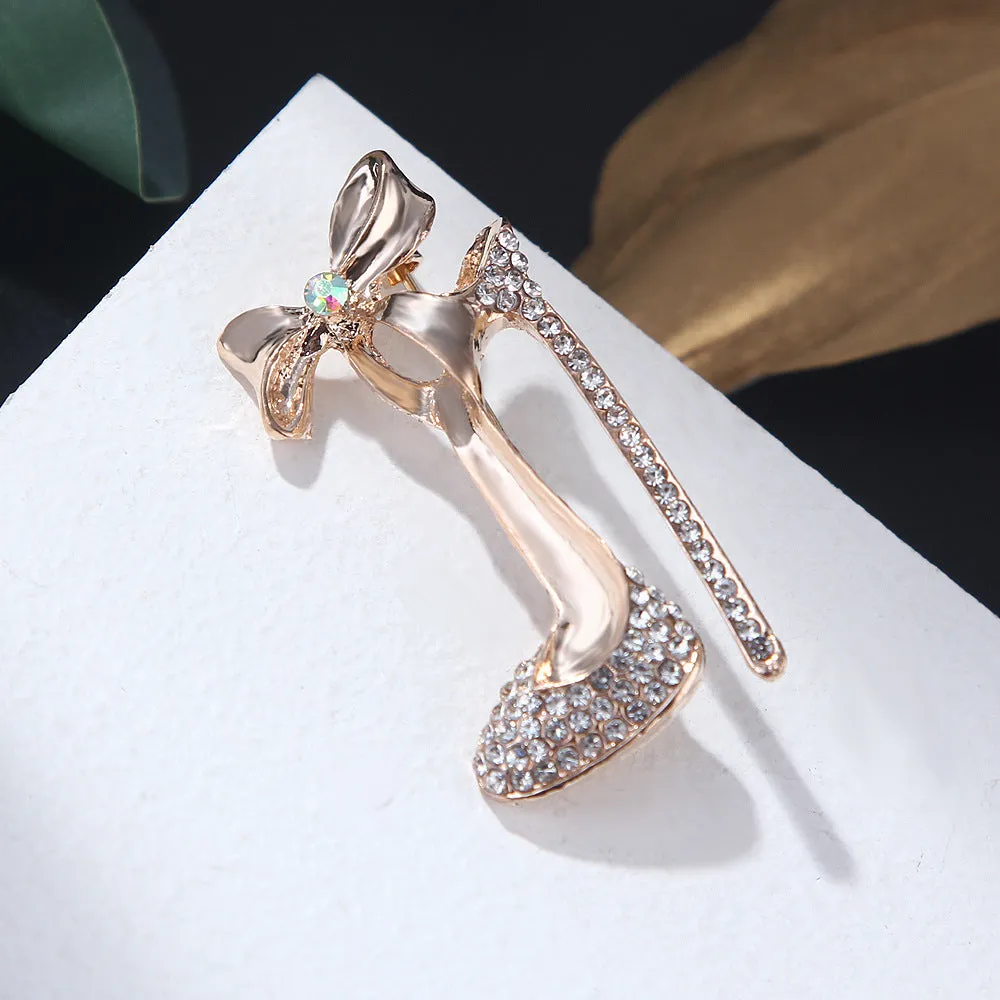 XSB075 - Golden Heels Saree Brooch